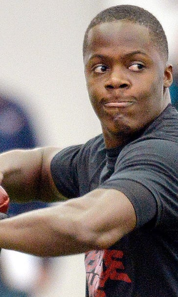 QB Teddy Bridgewater works out during Louisville pro day